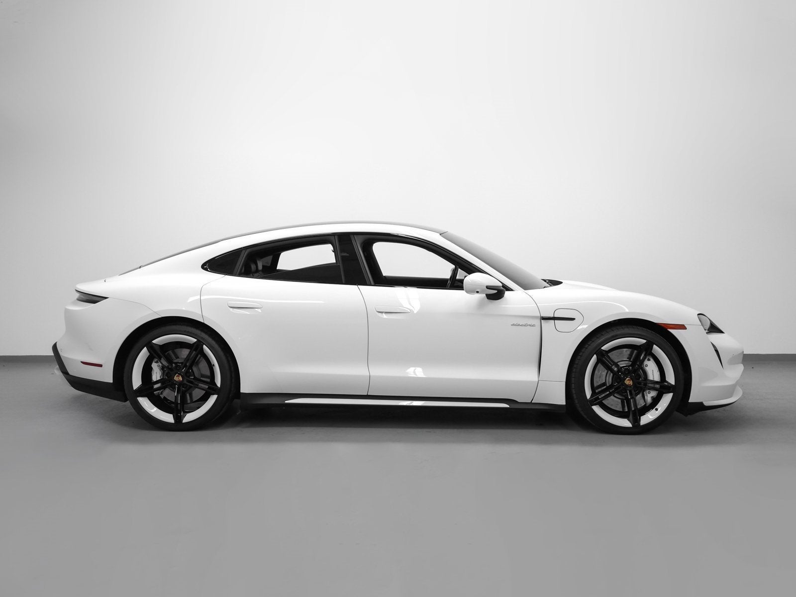 2024 Porsche Taycan Turbo