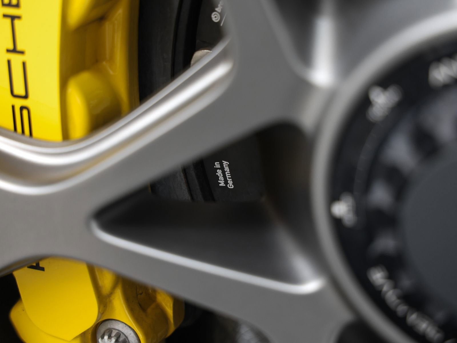 2023 Porsche 718 Cayman GT4 RS