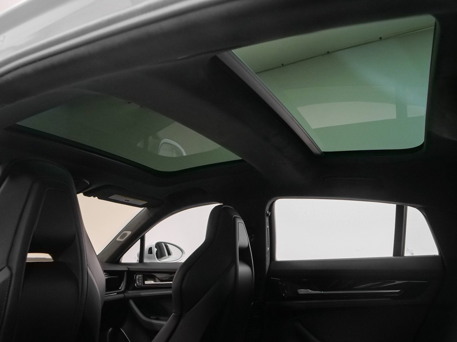 2025 Porsche Panamera Turbo E-Hybrid