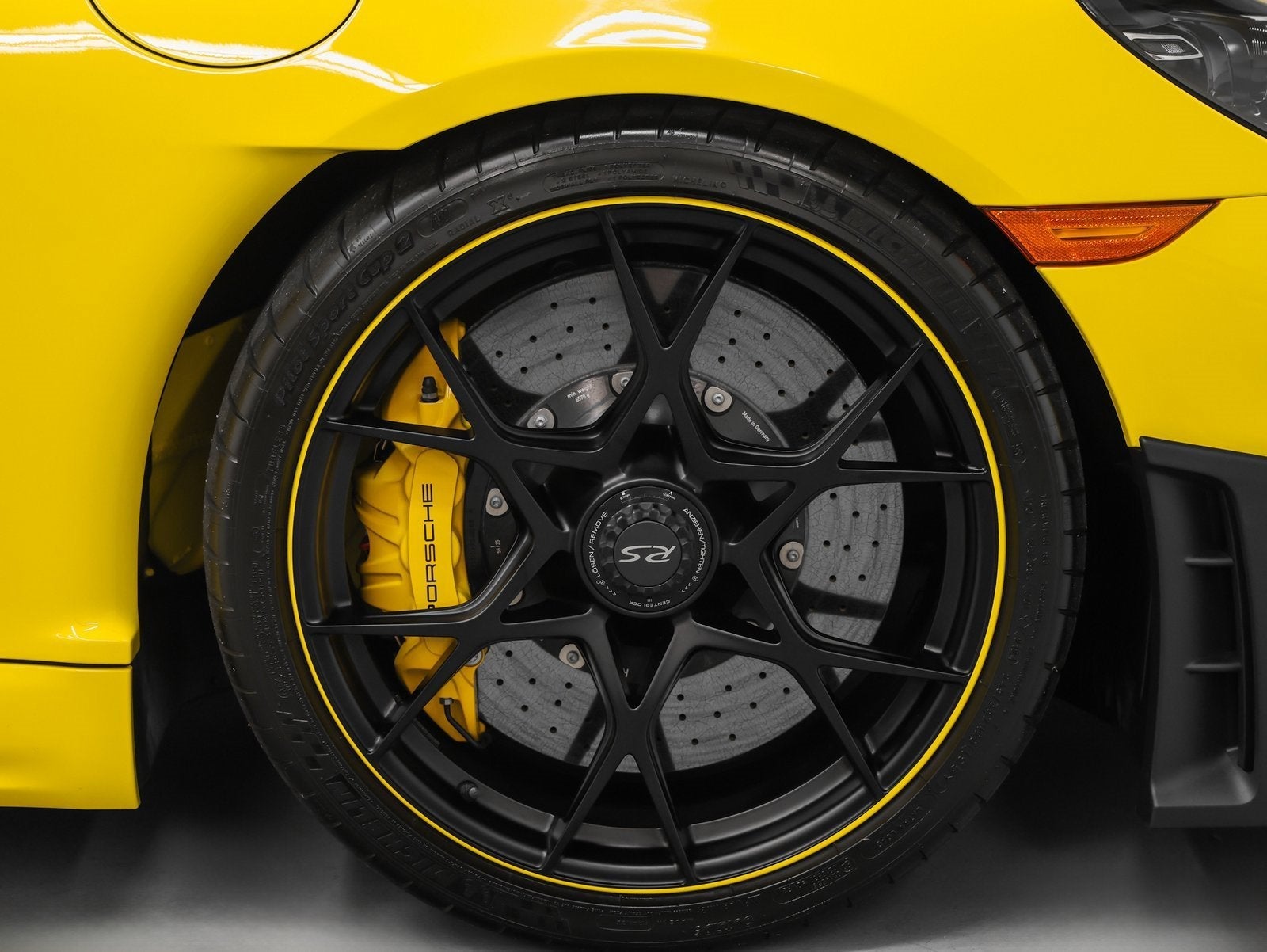 2025 Porsche 718 Spyder RS