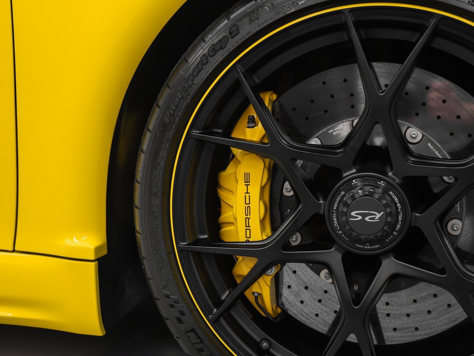 2025 Porsche 718 Spyder RS