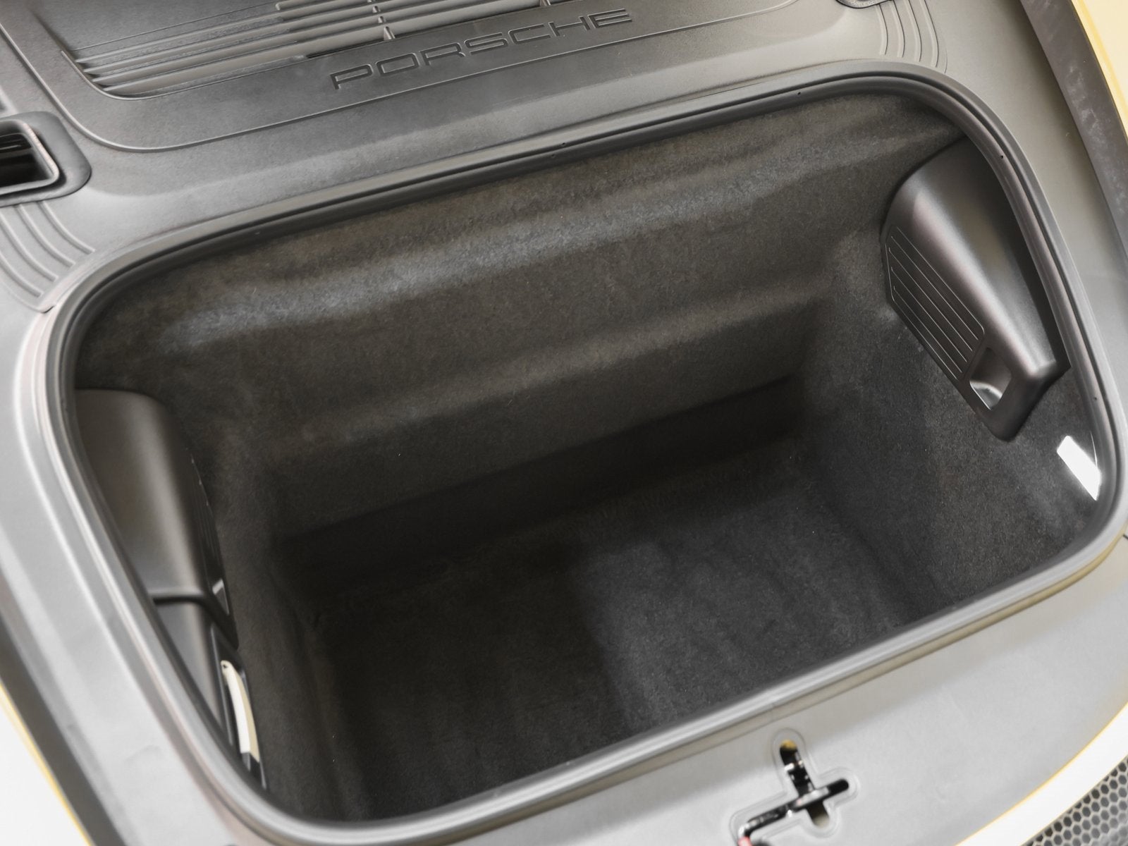 2025 Porsche 718 Spyder RS