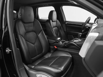 2018 Porsche Cayenne Platinum Edition