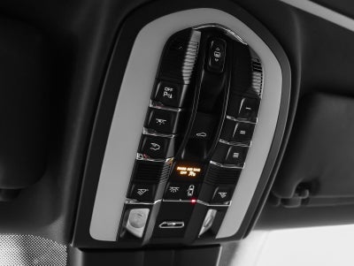 2018 Porsche Cayenne Platinum Edition