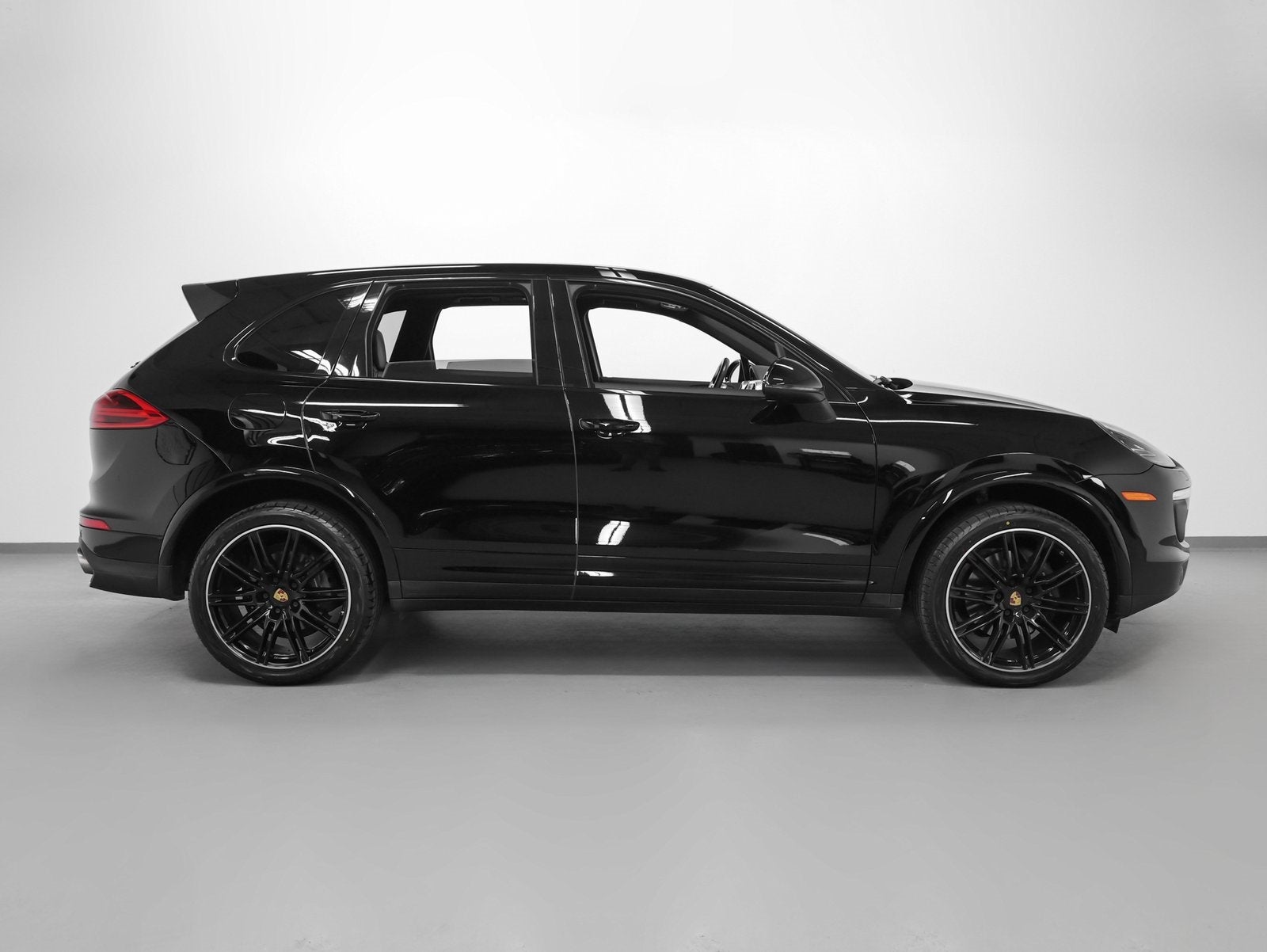 2018 Porsche Cayenne Platinum Edition