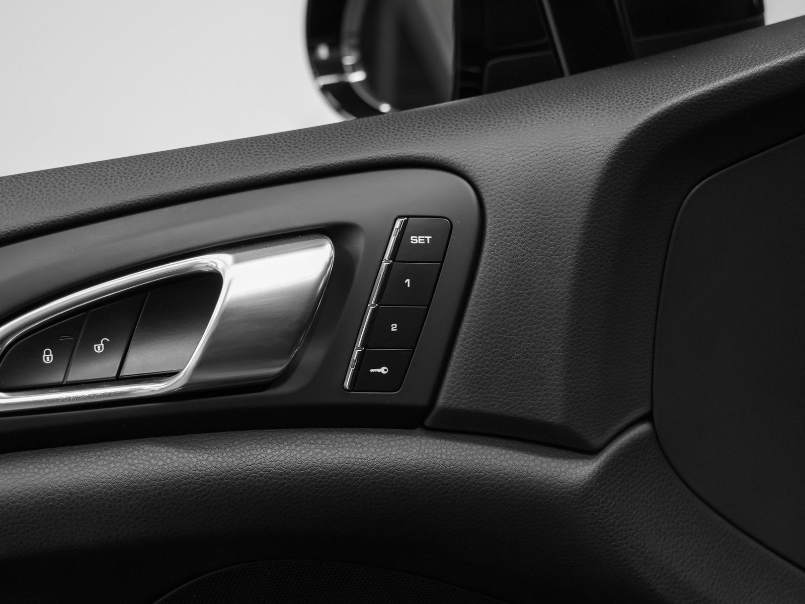 2018 Porsche Cayenne Platinum Edition