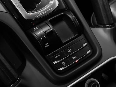 2018 Porsche Cayenne Platinum Edition