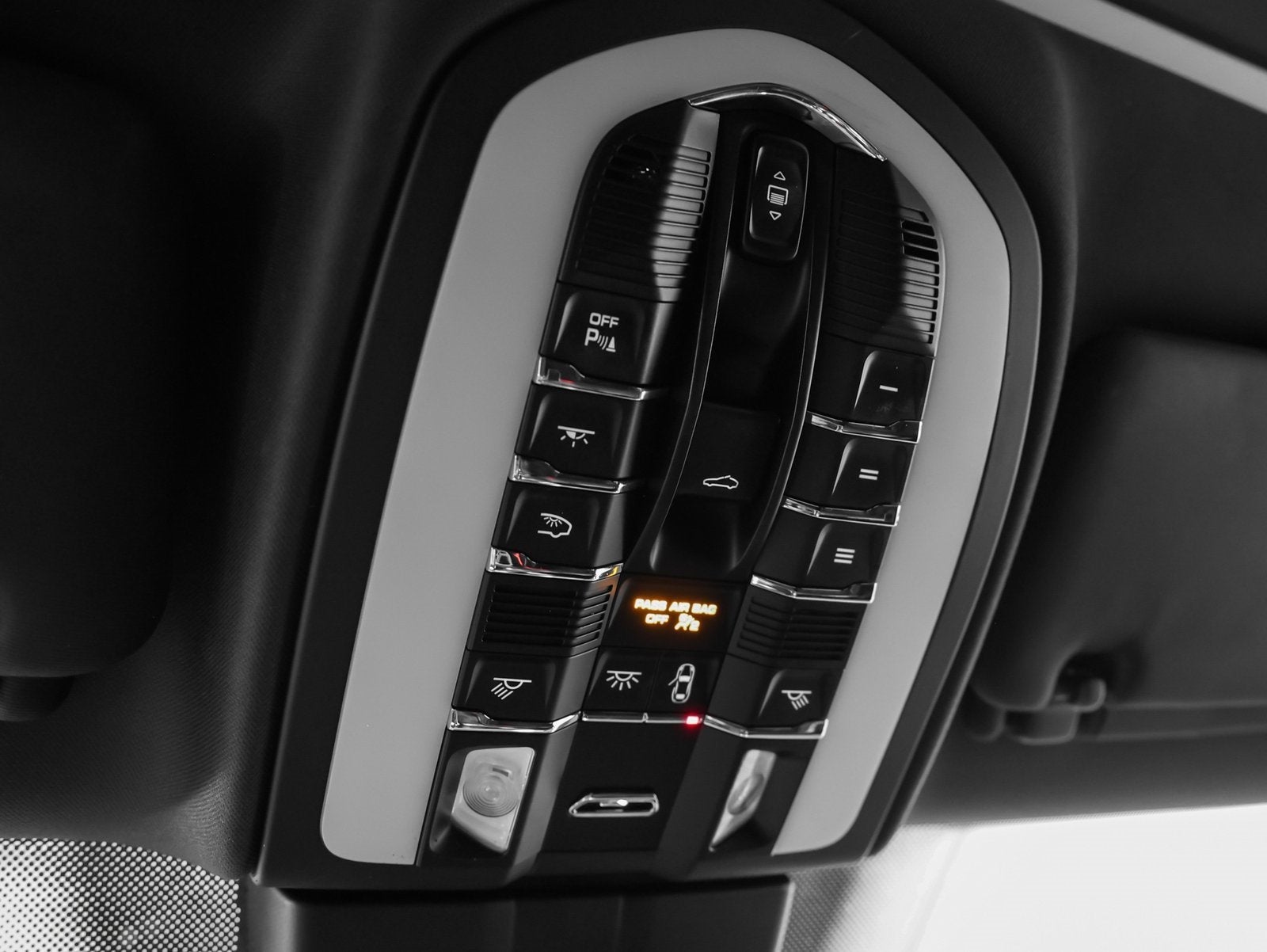 2018 Porsche Cayenne Platinum Edition