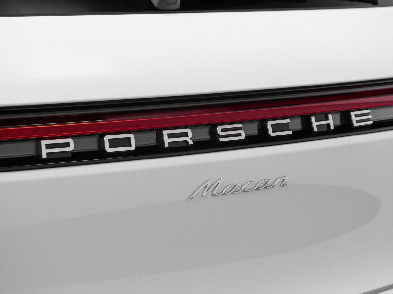 2025 Porsche Macan Base