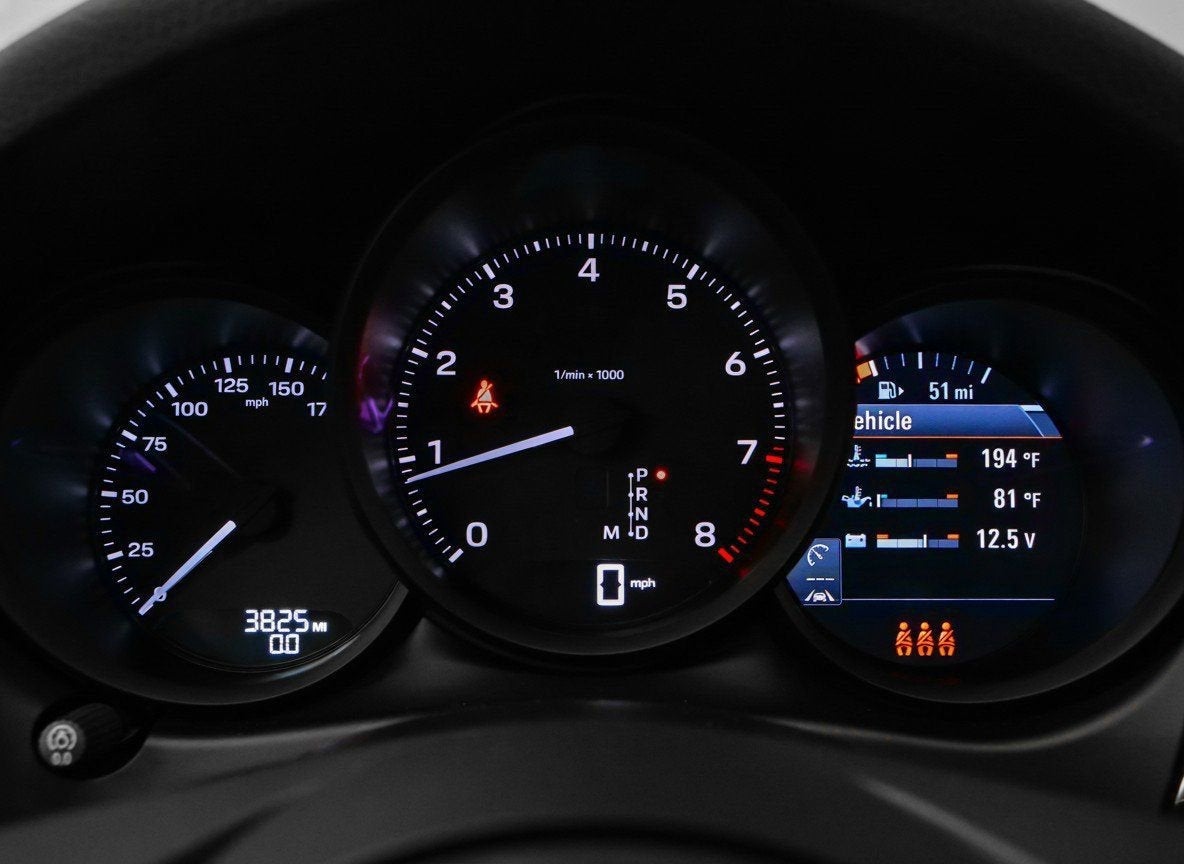 2025 Porsche Macan Base