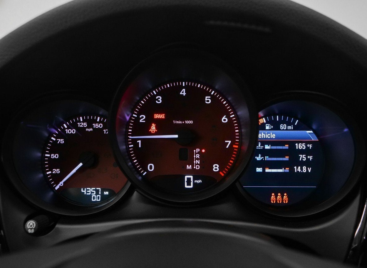 2025 Porsche Macan Base