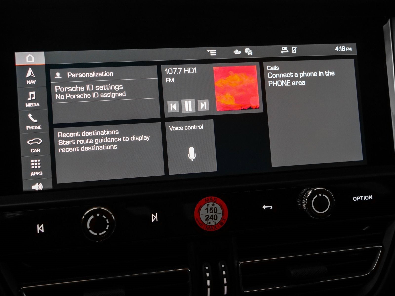 2025 Porsche Macan Base