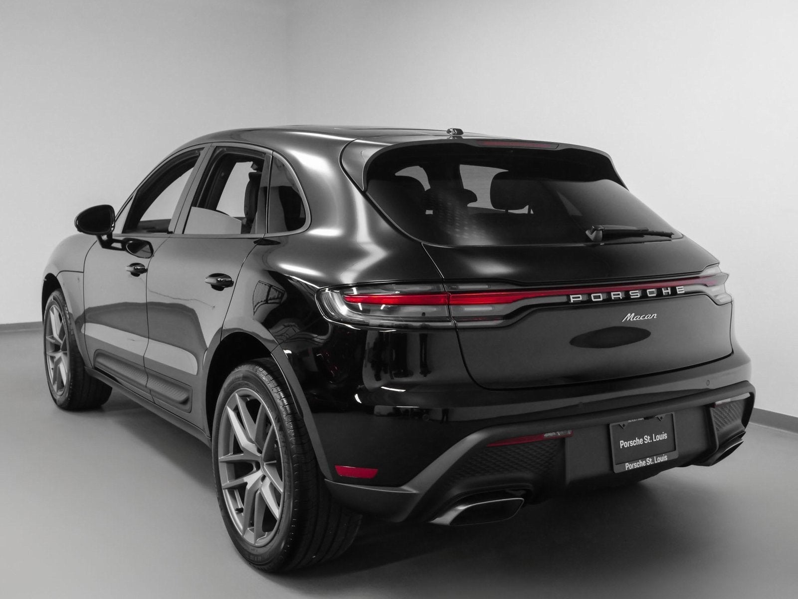 2025 Porsche Macan Base