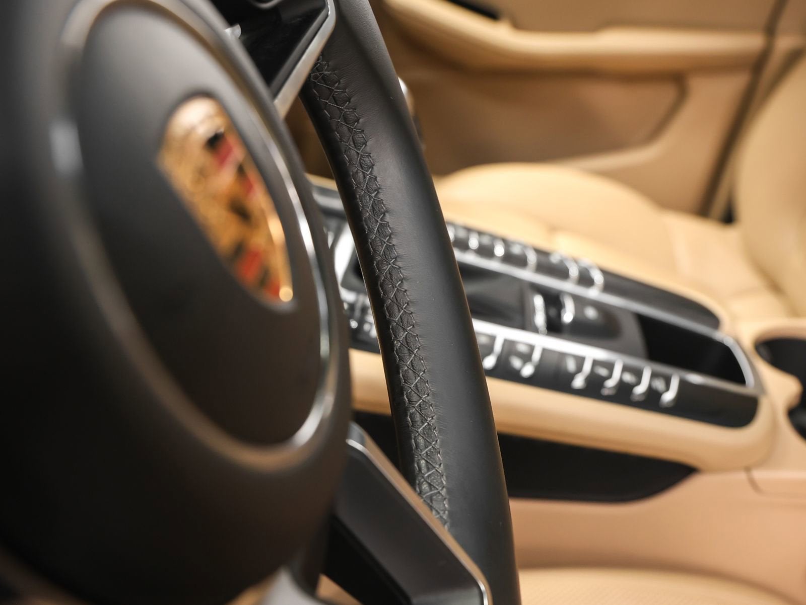 2020 Porsche Macan Base