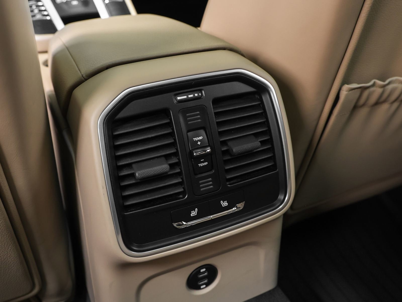 2020 Porsche Macan Base