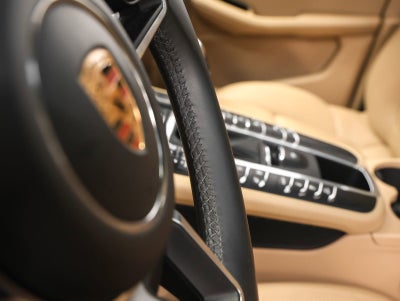 2020 Porsche Macan Base