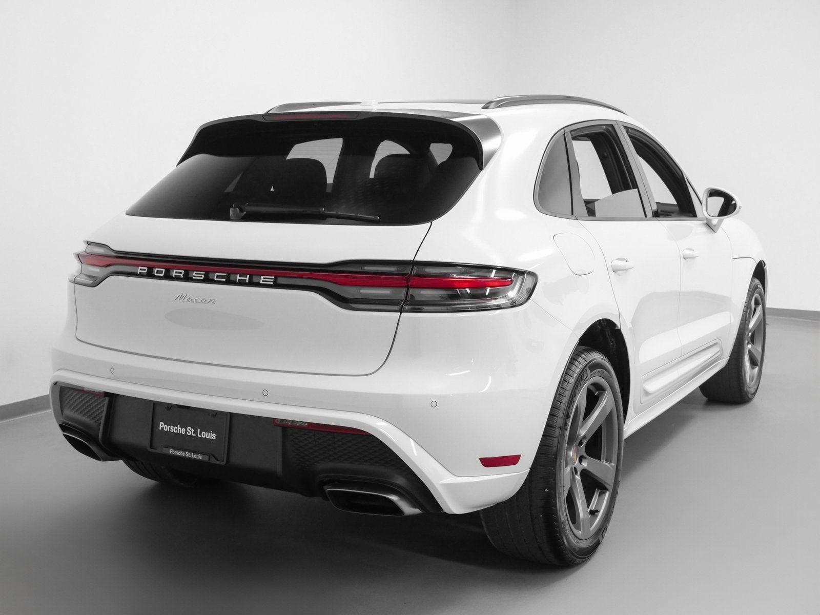 2025 Porsche Macan Base