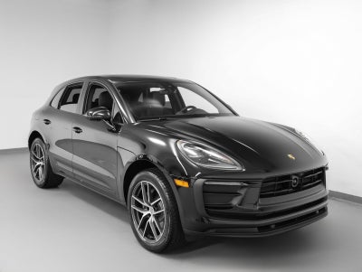 2025 Porsche Macan Base
