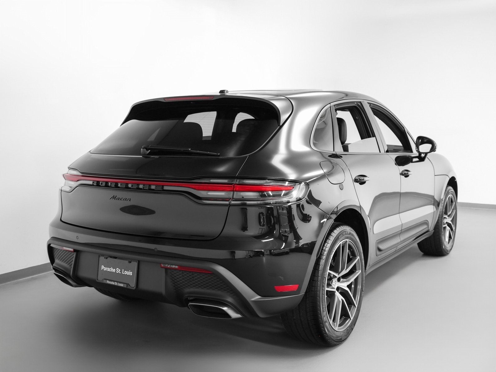 2025 Porsche Macan Base