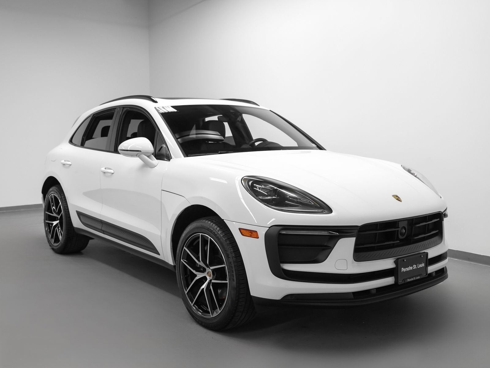 2023 Porsche Macan Base