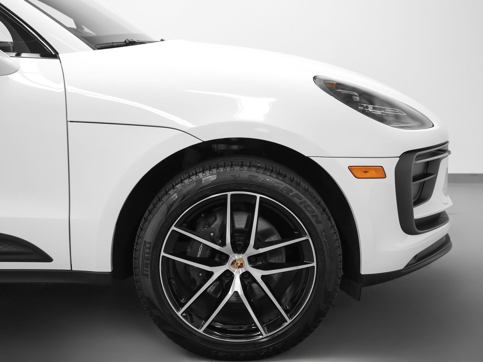 2023 Porsche Macan Base