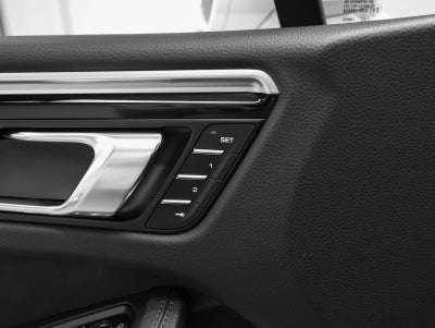 2023 Porsche Macan Base