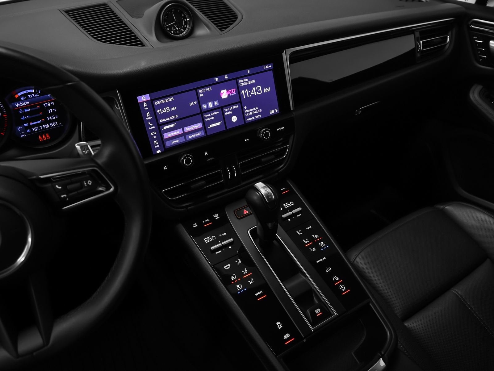 2023 Porsche Macan Base