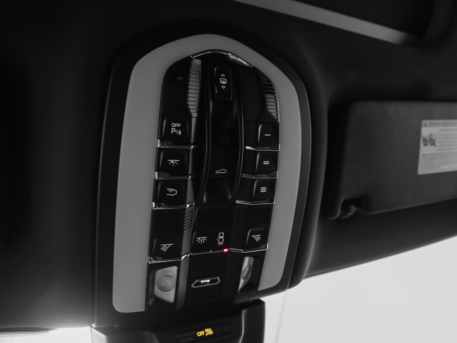 2023 Porsche Macan Base