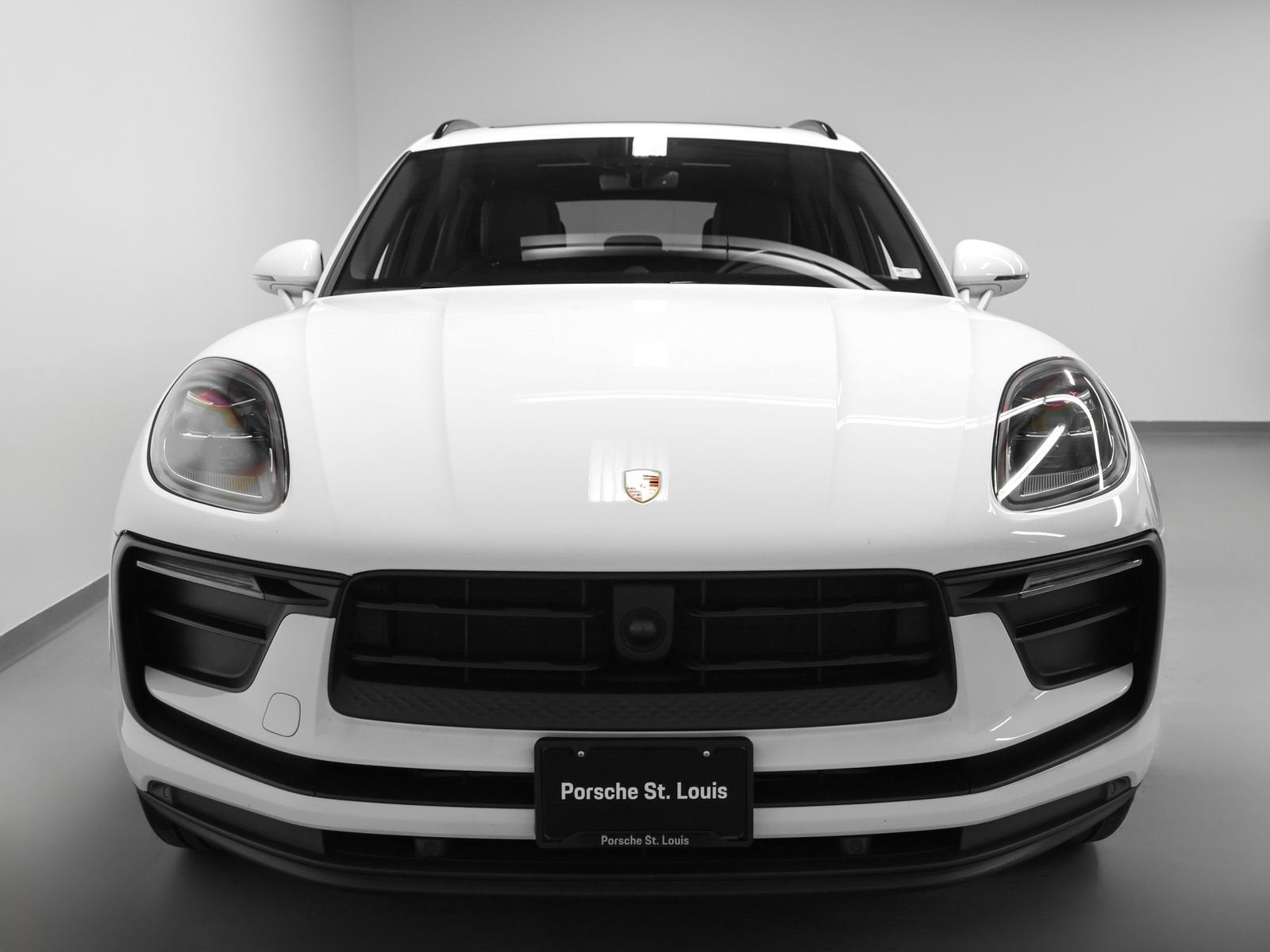 2023 Porsche Macan Base