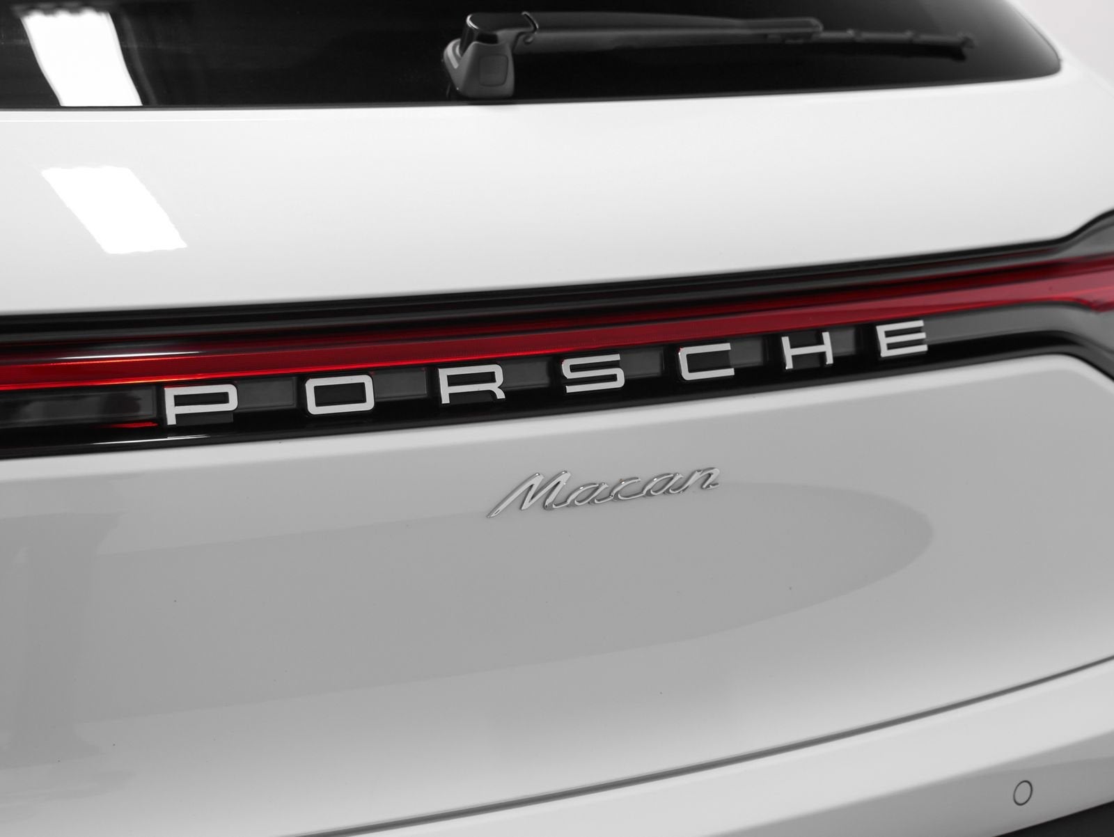 2023 Porsche Macan Base