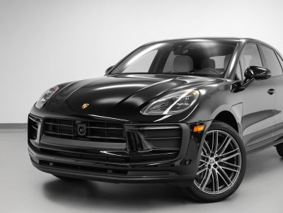 2025 Porsche Macan Base