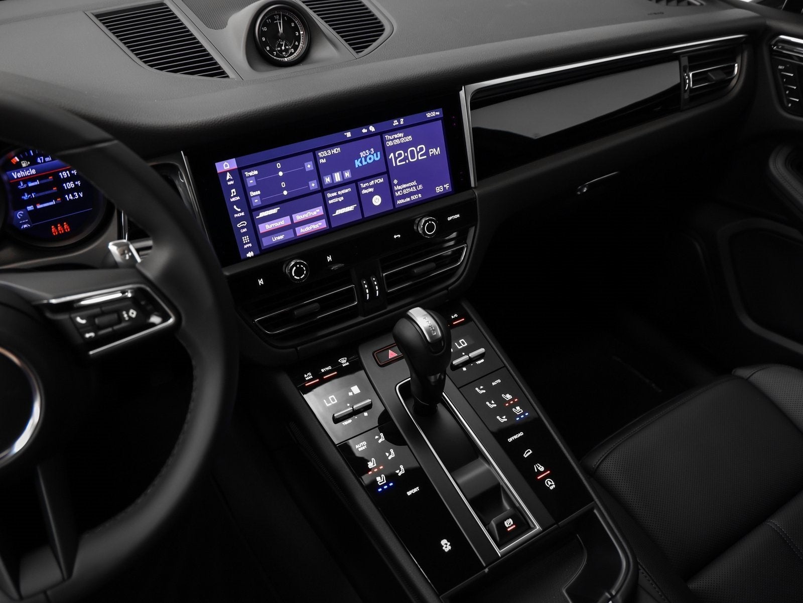 2025 Porsche Macan Base