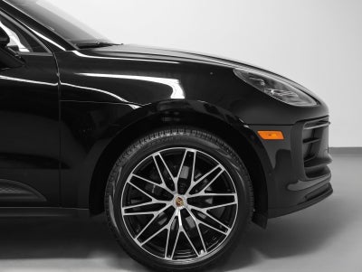2023 Porsche Macan Base