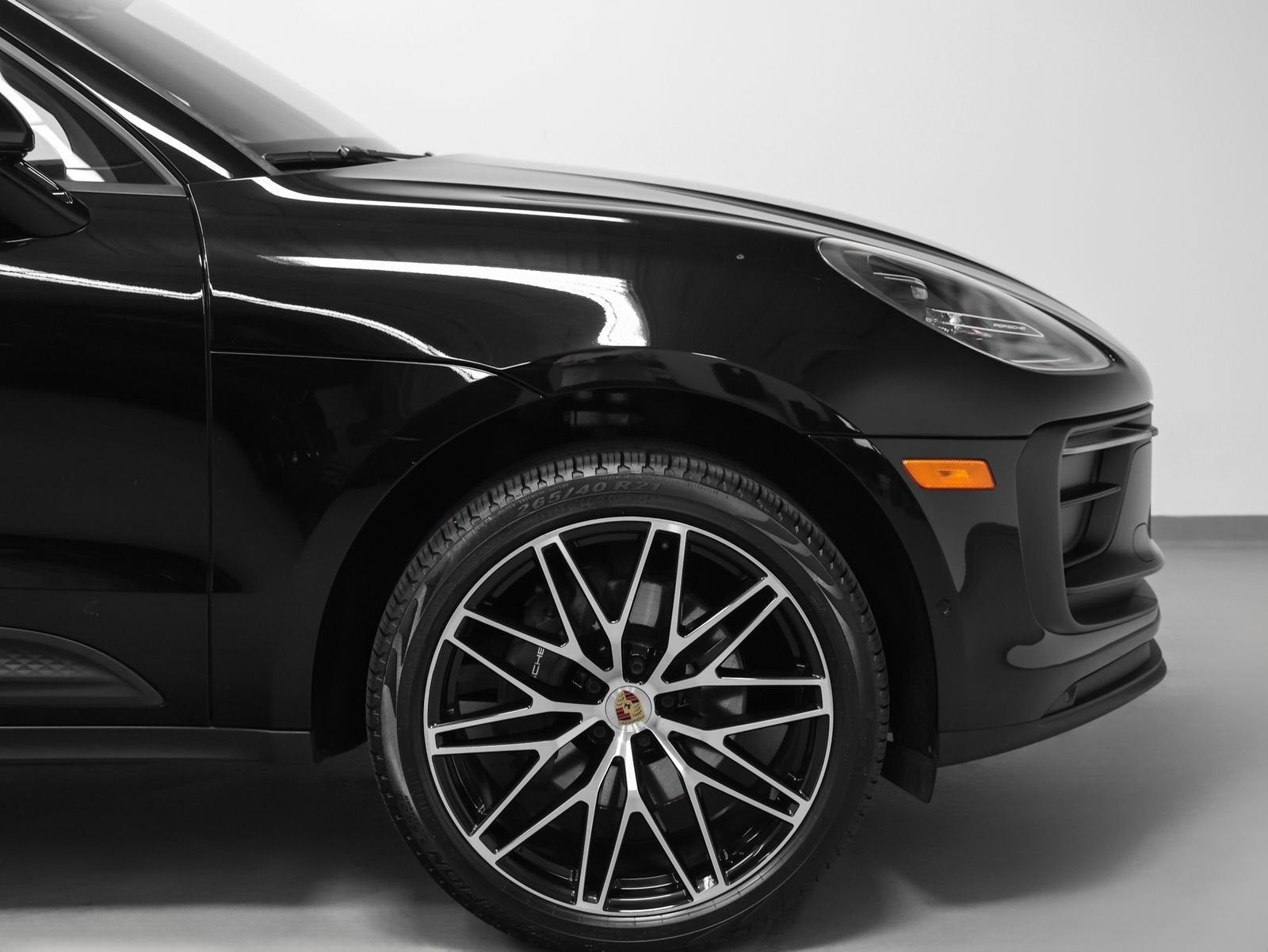 2023 Porsche Macan Base