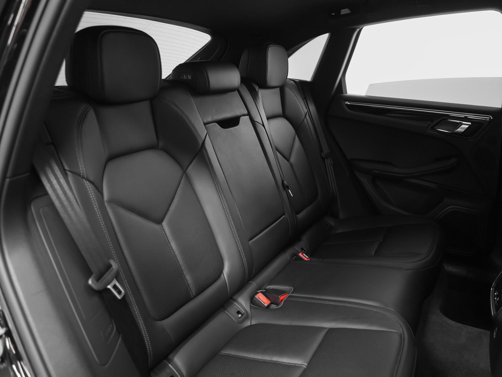 2023 Porsche Macan Base