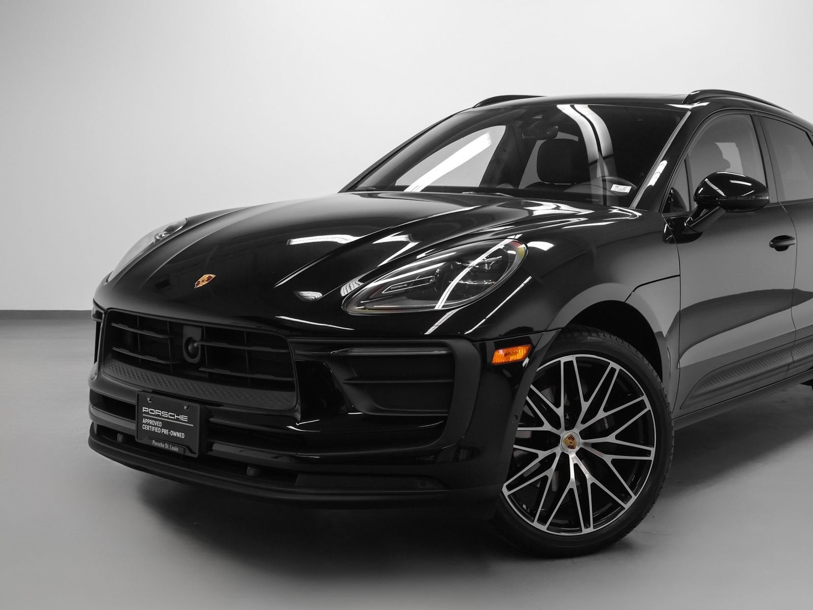 2023 Porsche Macan Base