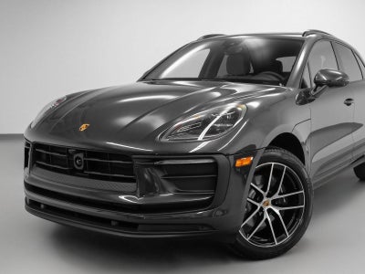 2025 Porsche Macan Base