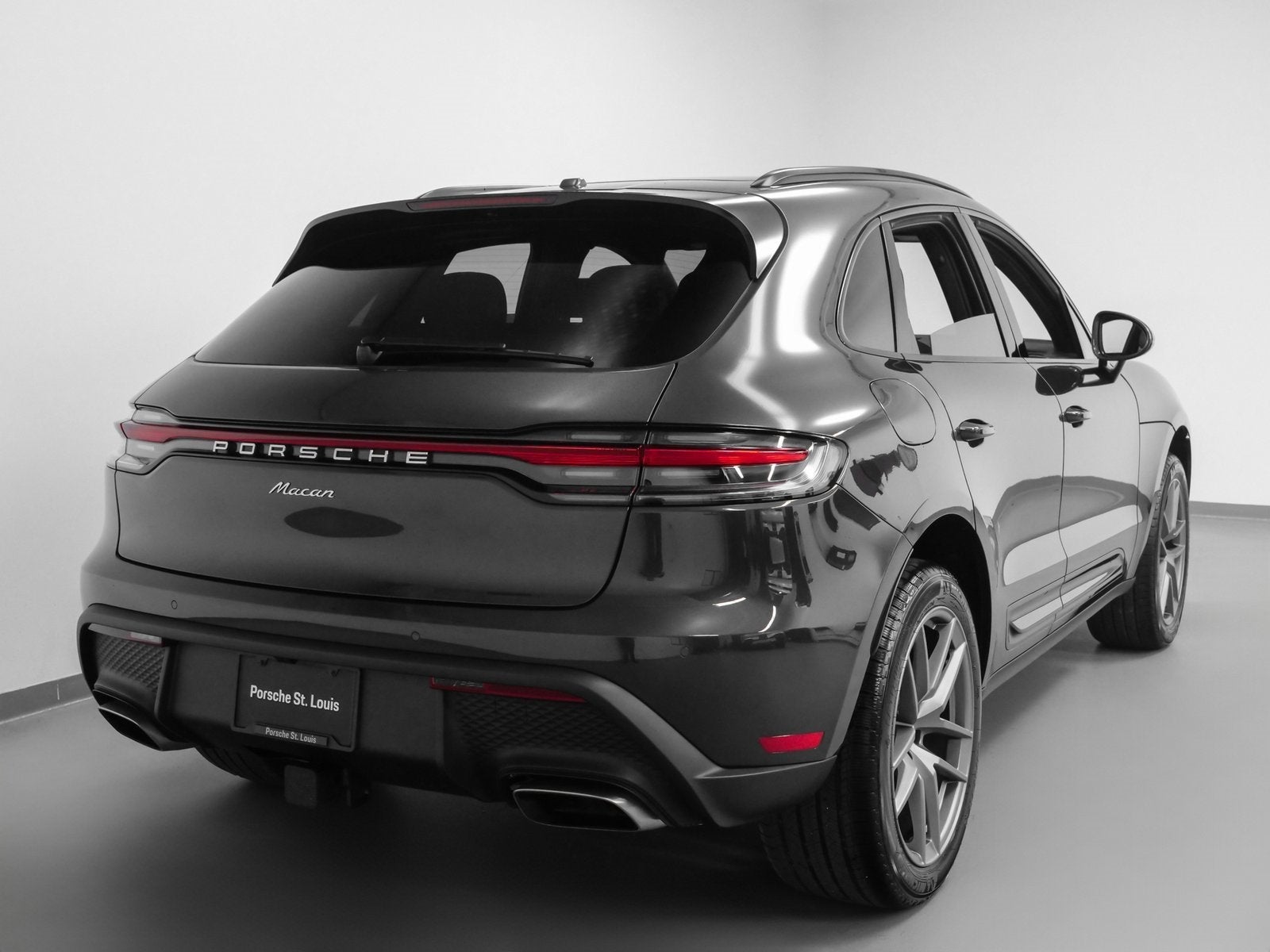 2025 Porsche Macan Base