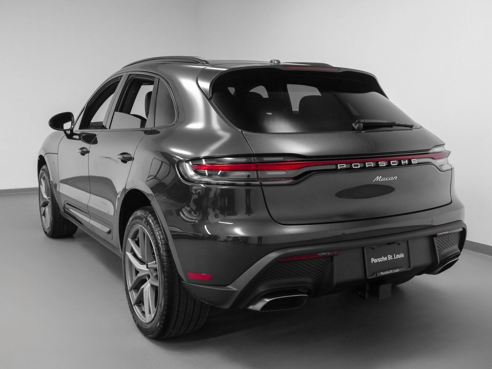 2025 Porsche Macan Base