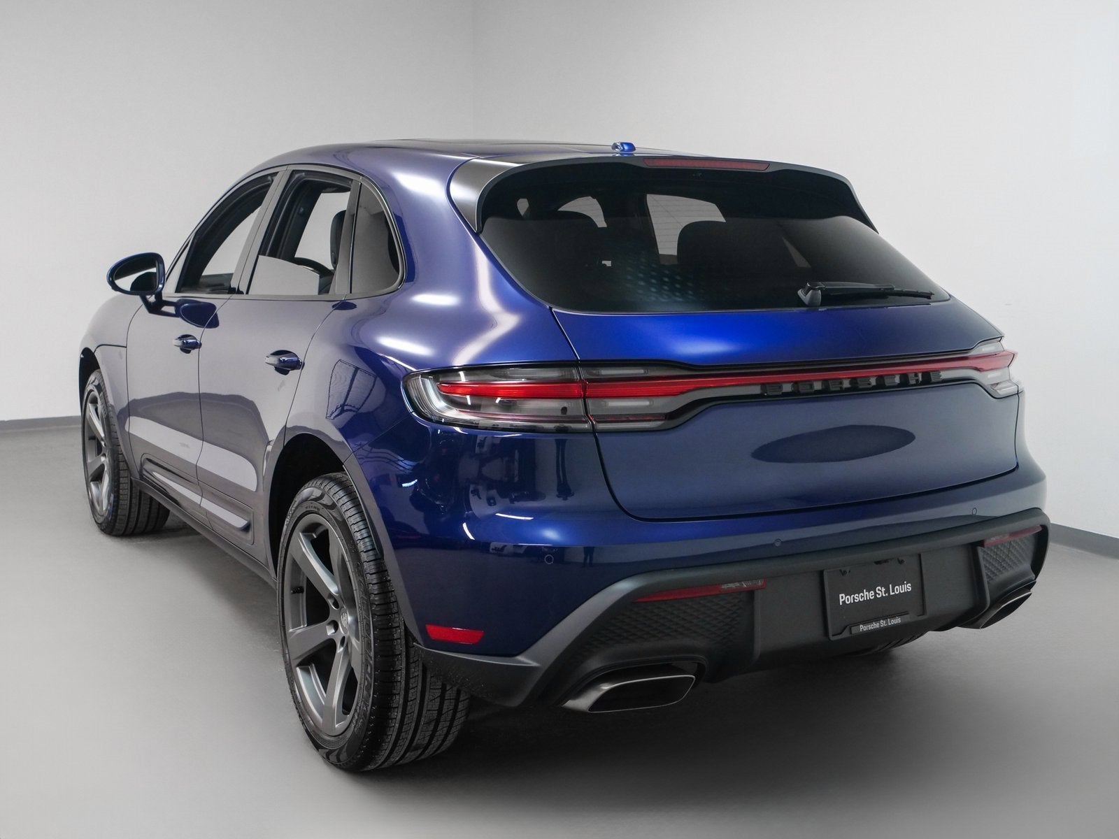 2025 Porsche Macan Base