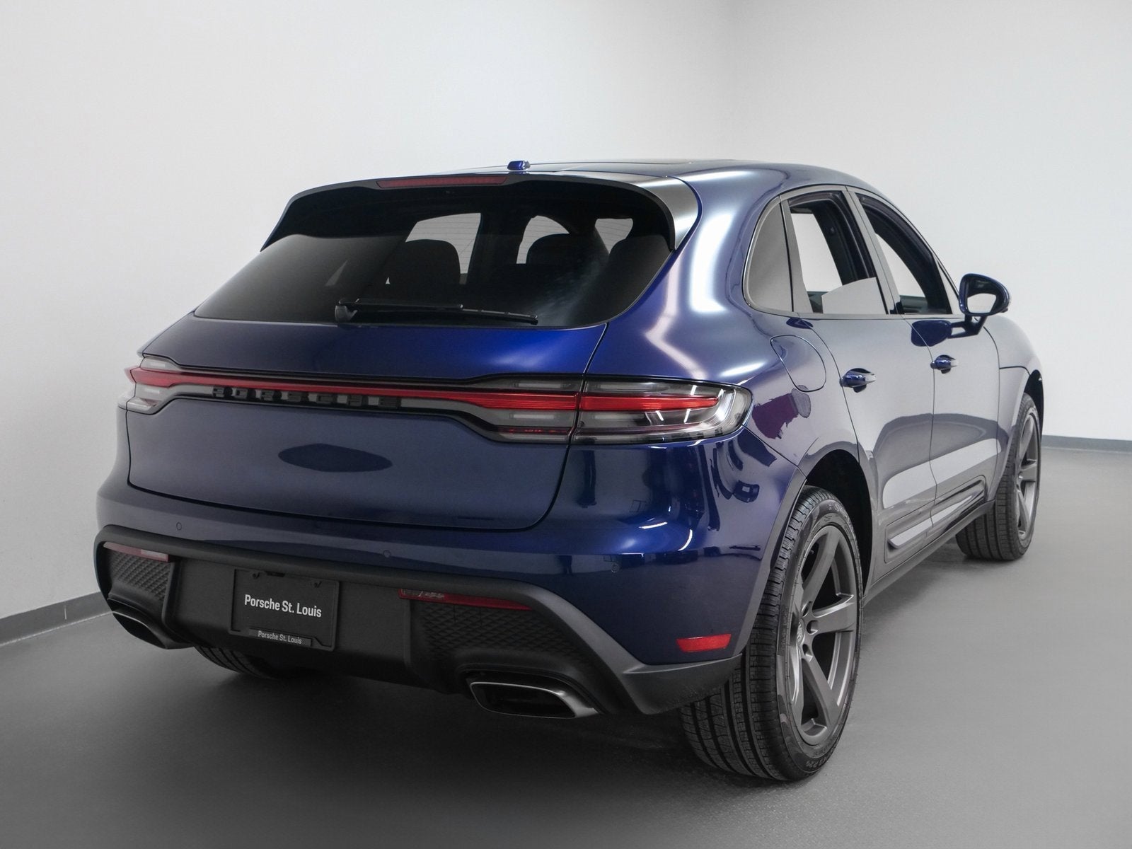 2025 Porsche Macan Base
