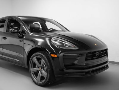 2025 Porsche Macan Base