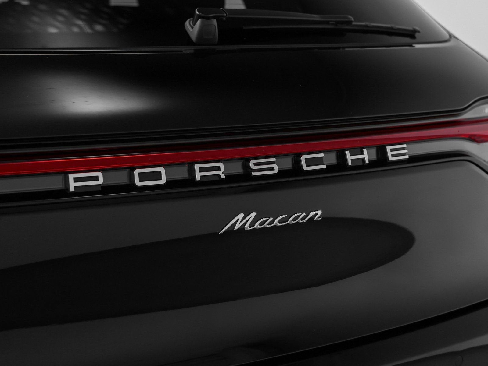 2025 Porsche Macan Base