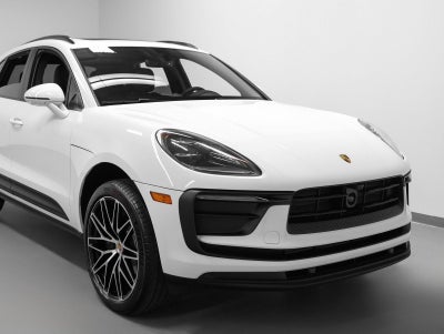 2026 Porsche Macan Base