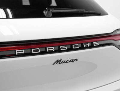 2026 Porsche Macan Base