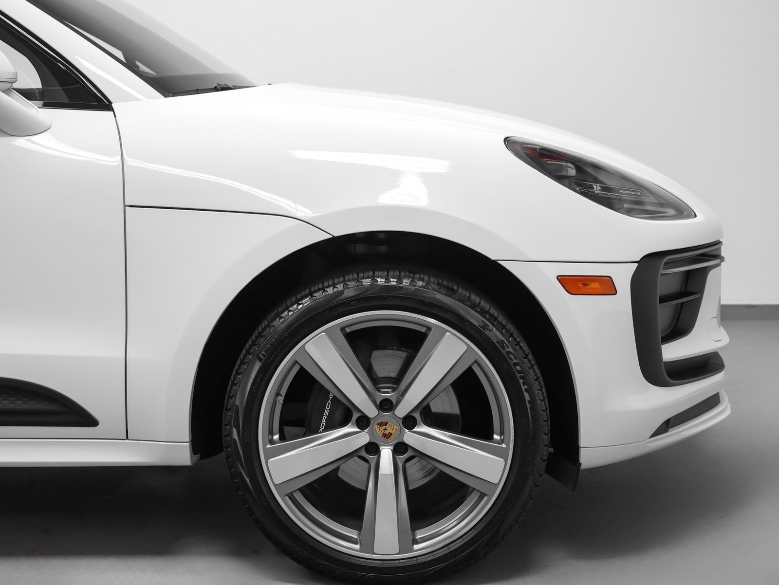 2023 Porsche Macan Base