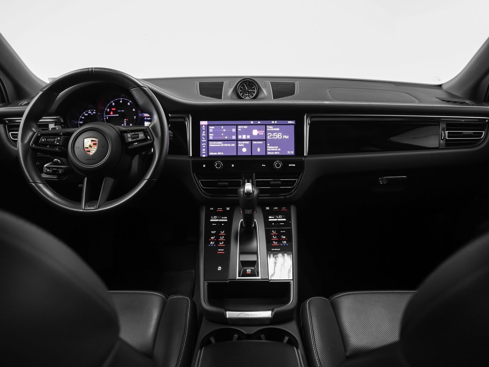 2023 Porsche Macan Base