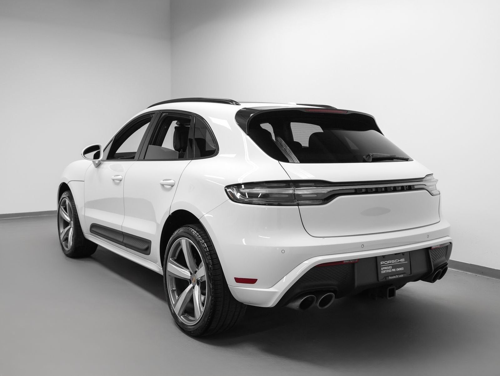 2023 Porsche Macan Base