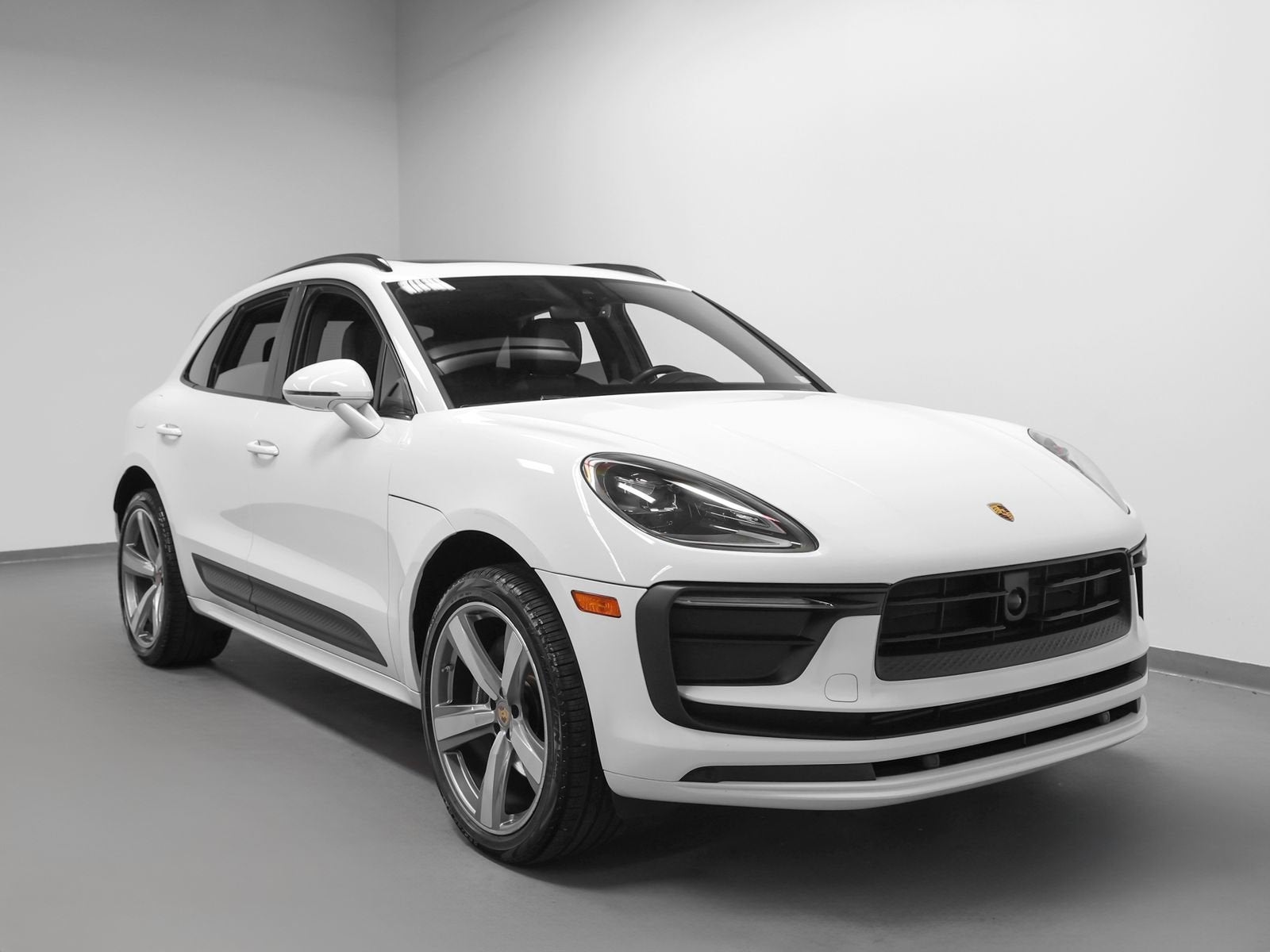 2023 Porsche Macan Base