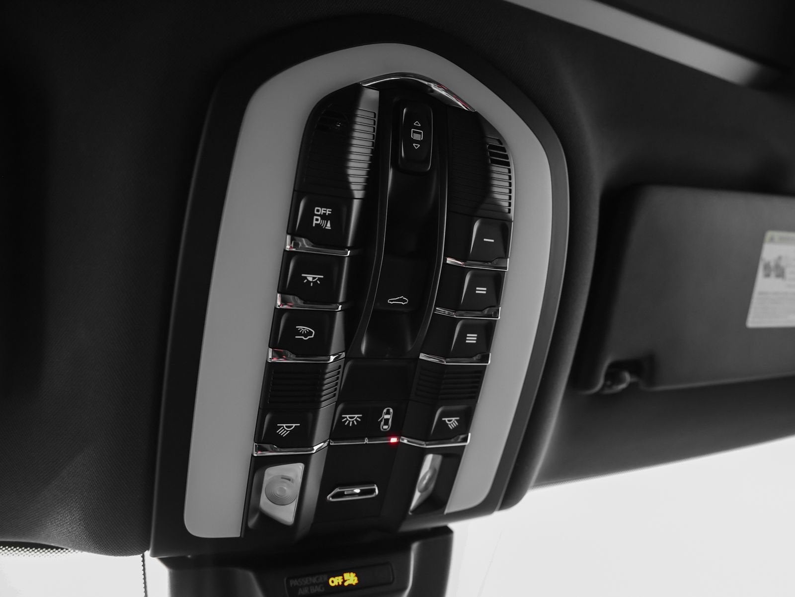 2023 Porsche Macan Base